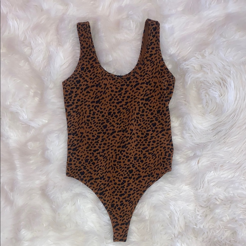 Monrow Brown and Black Sleeveless Fitted Bodysuit